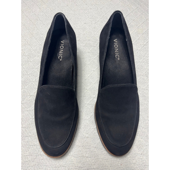 EUC Vionic “Ava” Black Suede Wedge Pump Apron Toe Size 9 Normcore Preppy - Picture 2 of 8